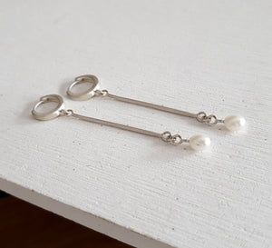 Asymmetrical pearl earrings // Sterling silver