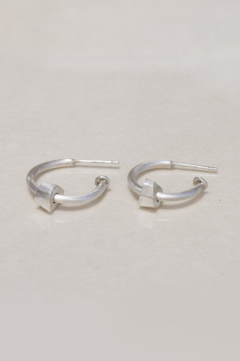 Beaded hoop earrings // Silver
